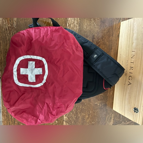 Swiss Army cross body sling camera back pack . - Picture 5 of 9